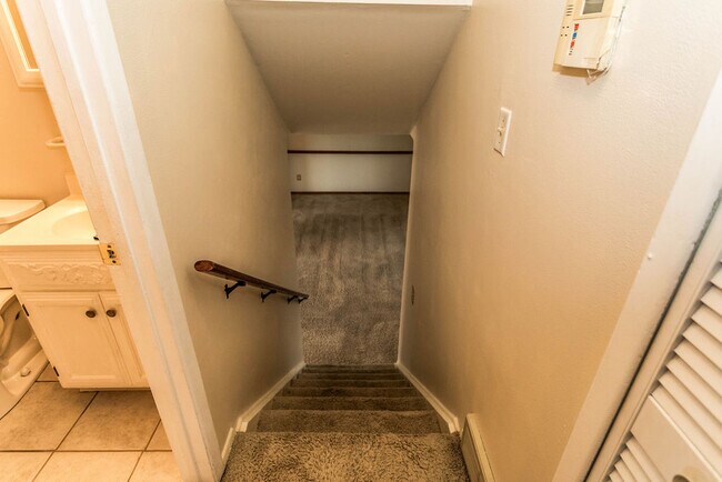 Building Photo - 7934 Davis Rd N