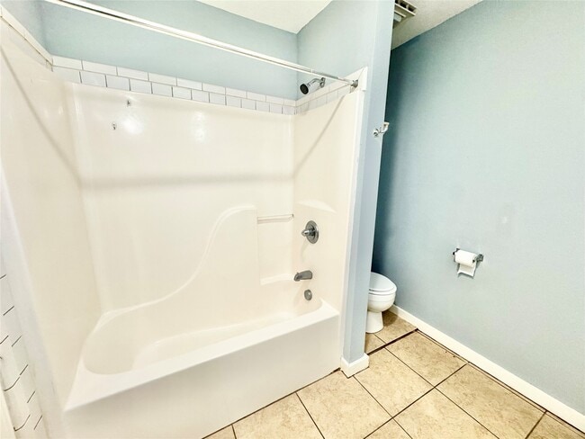 Building Photo - 6203 Heards Ln