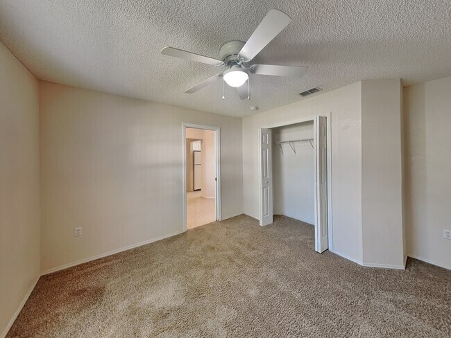 Building Photo - 523 Terranova Cir