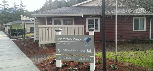 Primary Photo - Evergreen Manor