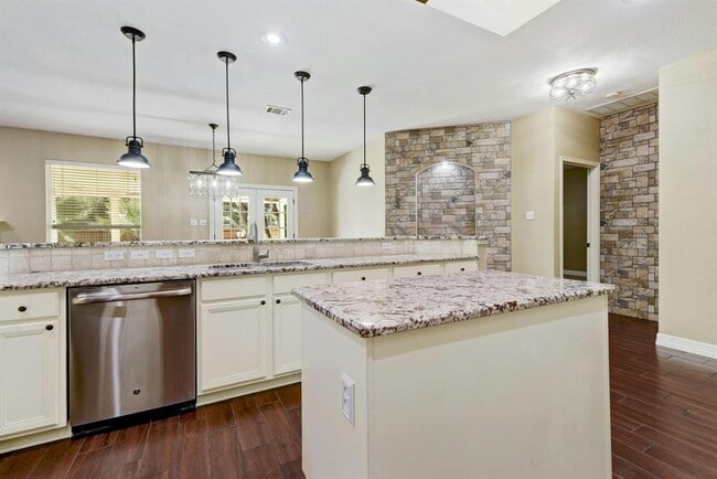 Building Photo - 114 Highalea Ct