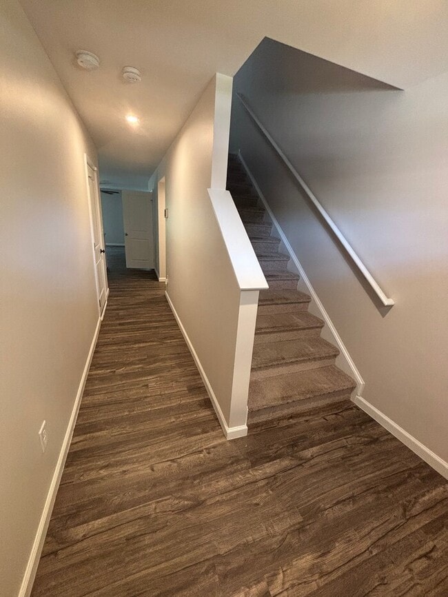 Building Photo - Spacious 5-Bedroom Home in Dillon Lakes