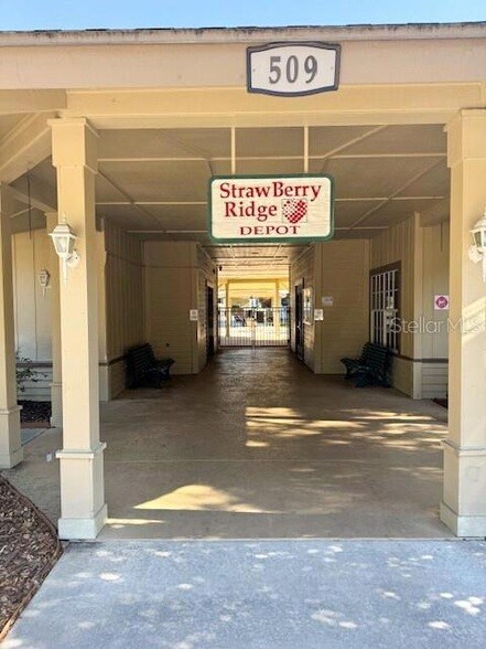 Building Photo - 3505 Meteor Pl