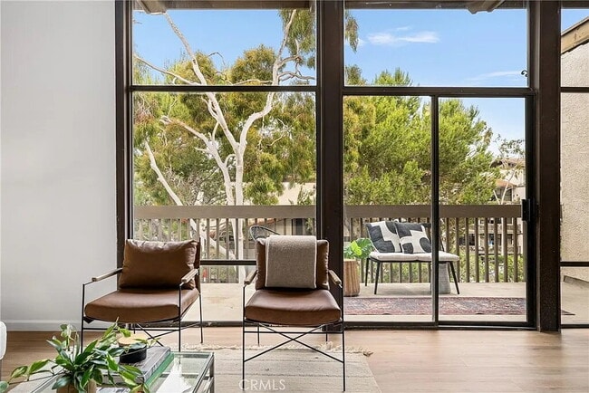 Building Photo - "Chic Marina Pacifica Retreat: 1-Bedroom G...