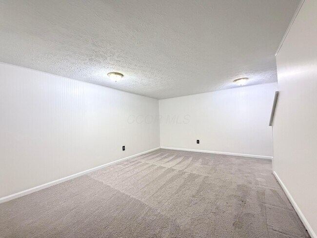 Building Photo - 5372 Portland St