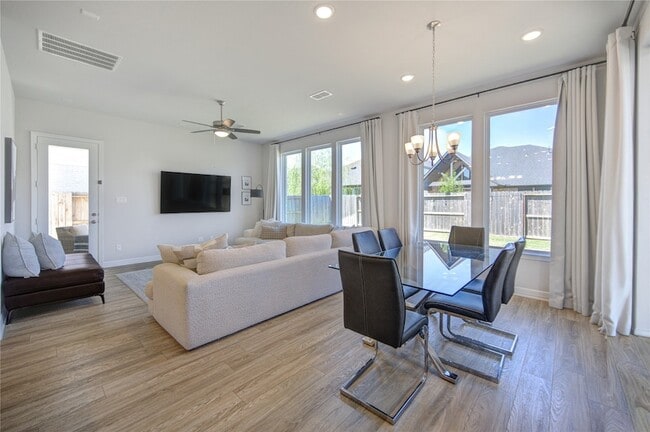 Building Photo - 4110 Sherman Oak Ln
