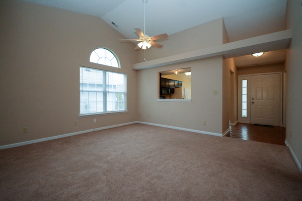 Family Room - 582 Redfox Ct N