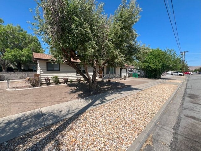 Building Photo -  Refreshed Three Bedroom Central Sparks...