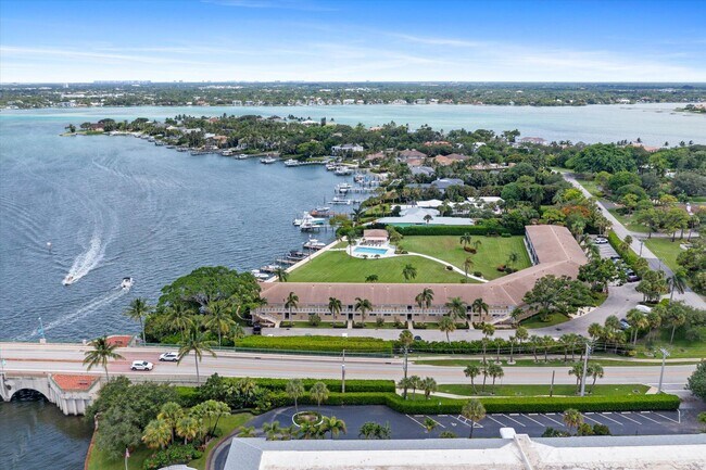 Building Photo - 478 Tequesta Dr