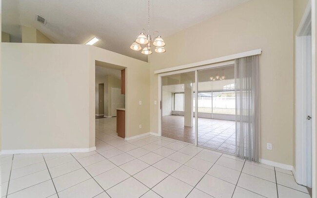 Building Photo - 1441 Bradwell Dr