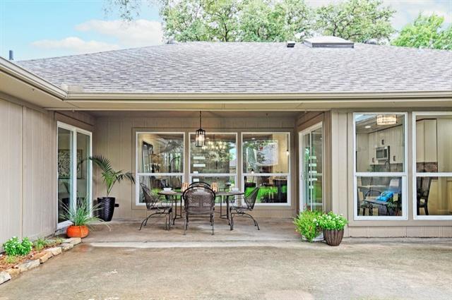 Building Photo - 2205 Timberwood