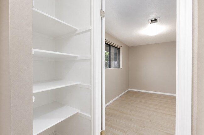Building Photo - 55 W 400 S