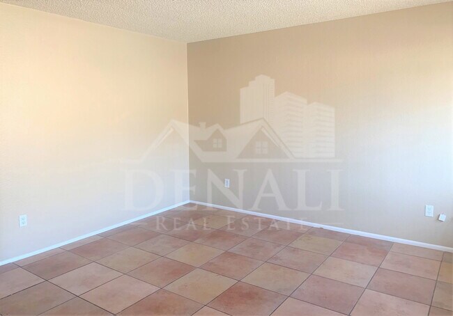 Building Photo - 2804 N 43rd Ave
