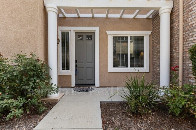 Building Photo - 23919 Brescia Dr