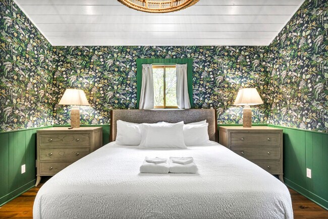 Building Photo - 23120 Bates Rd