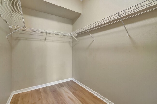 Building Photo - 270 Crestwood Cir
