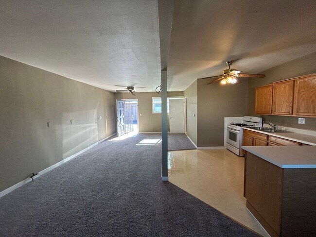 Building Photo - 1441 Coldwell Ave