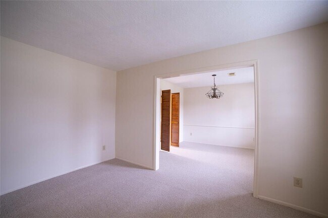 Building Photo - 13214 Ensley Wood Dr