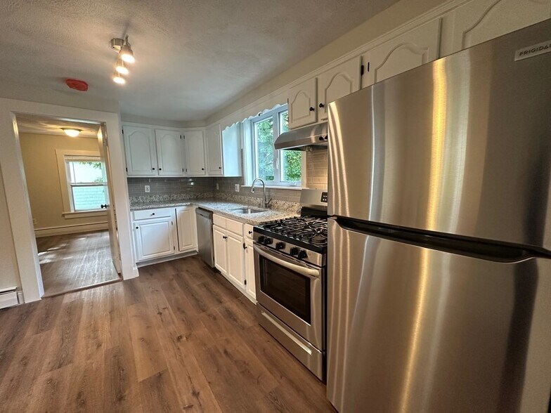 Building Photo - 134 Albion St