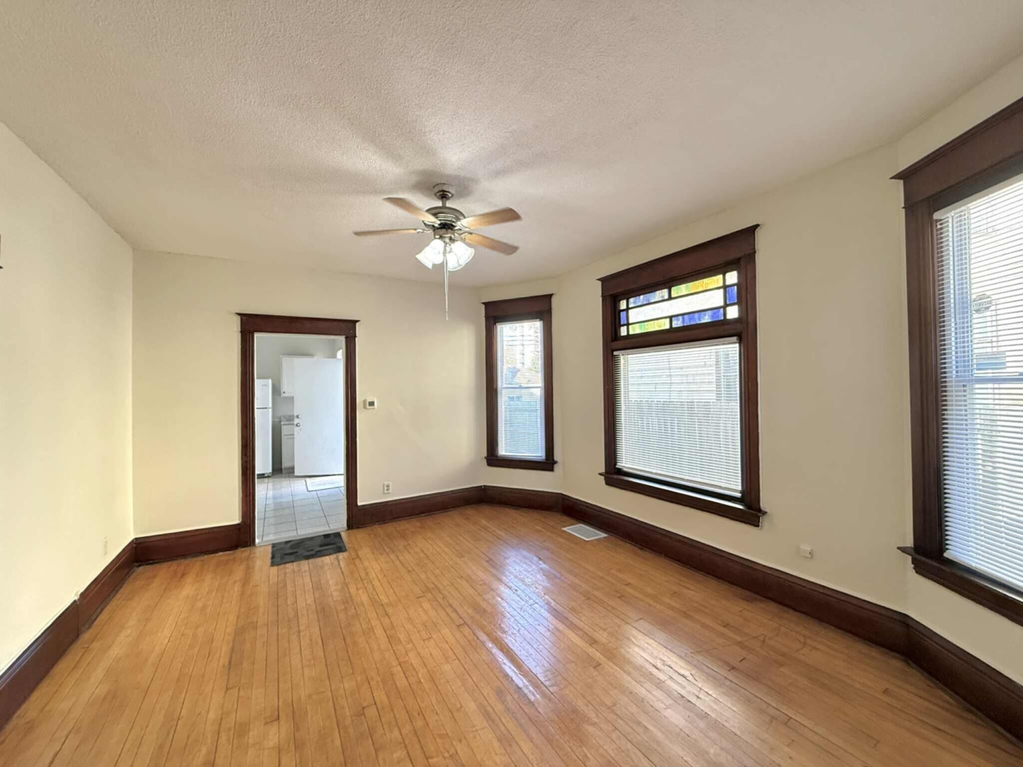 Building Photo - 585 Case Ave