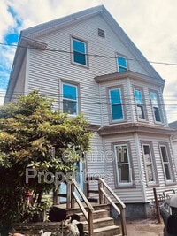 Building Photo - 5 Little River St