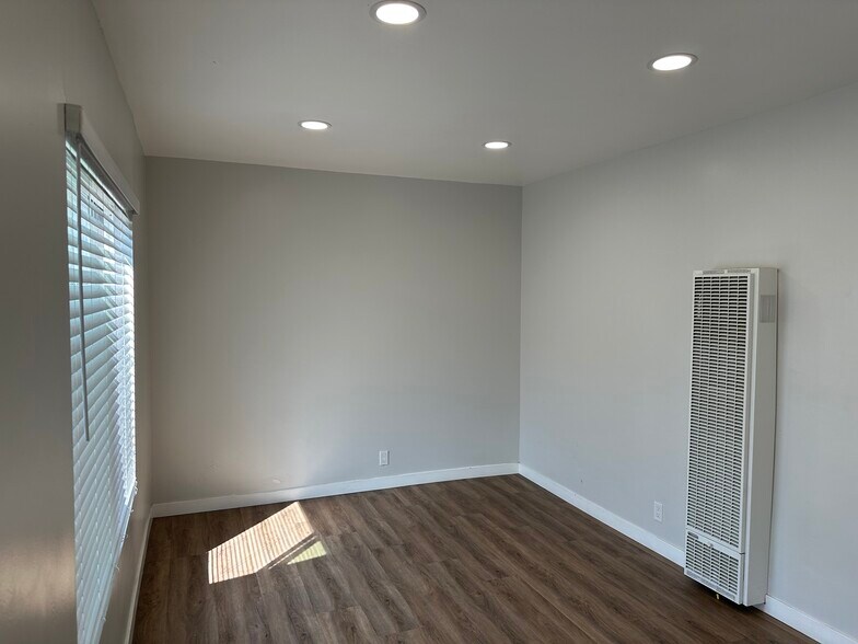 Building Photo - 25120 Frampton Ave