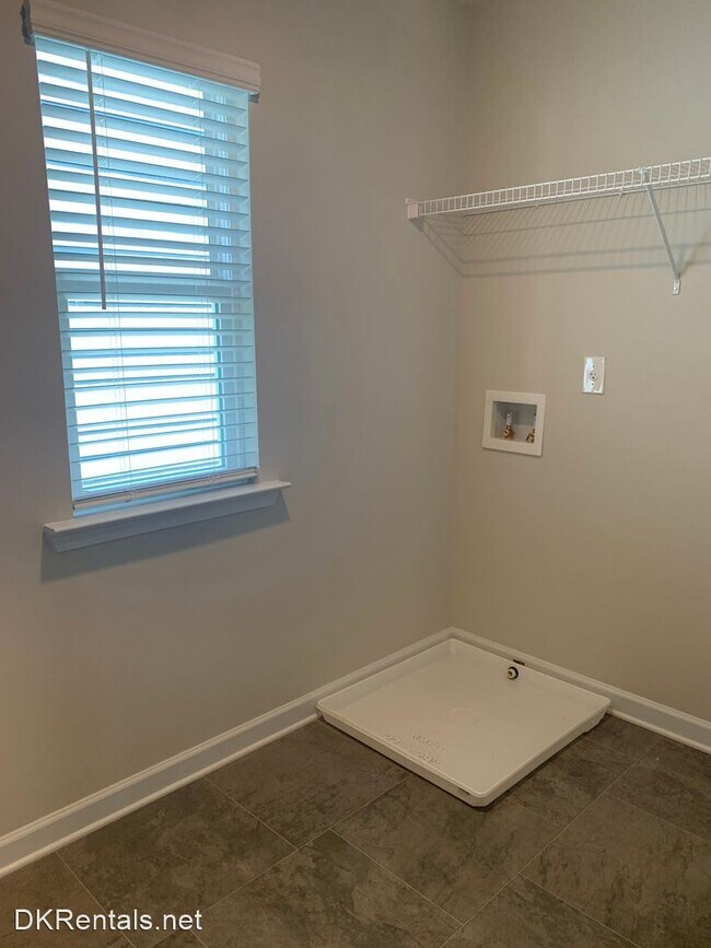 Building Photo - 3 br, 2.5 bath House - 1518 Ashbrooke Trace