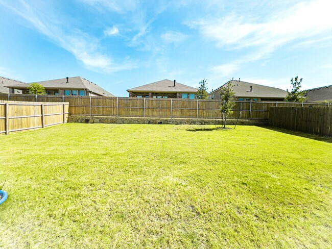 Building Photo - 2533 Olvera Ct