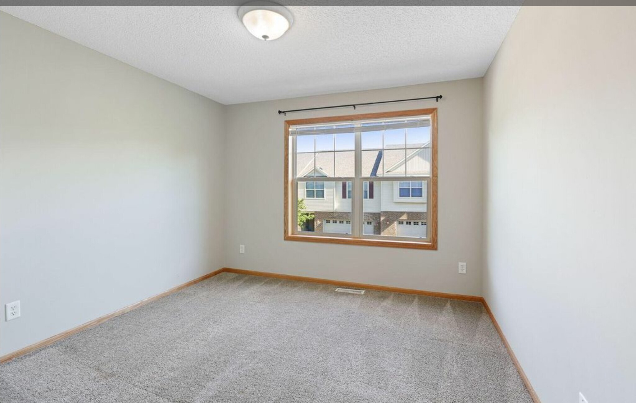 second bedroom. - 8437 W 149th St