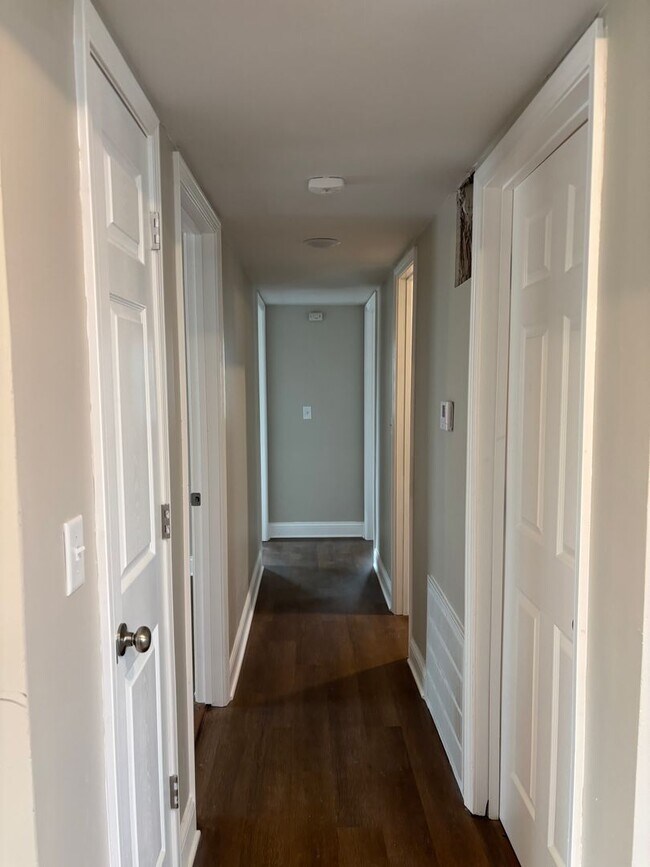 Building Photo - Beautifully Remodeled 3 Bed 1 Bath House