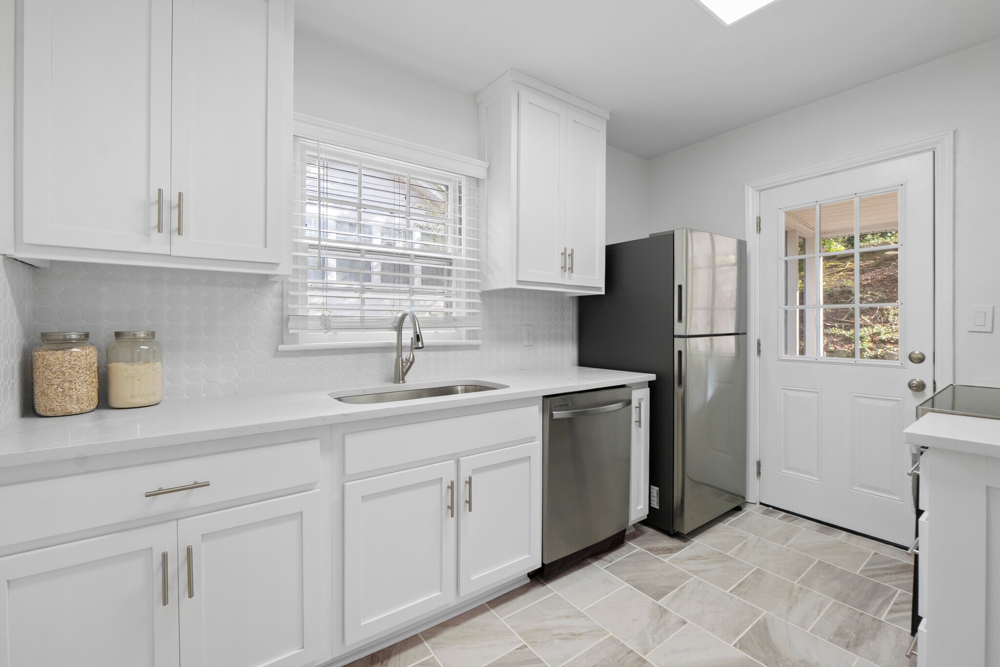 Building Photo - 1504 Hixson Pike