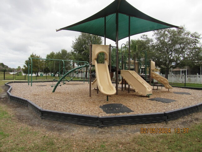 Building Photo - 14703 Wake Robin Dr