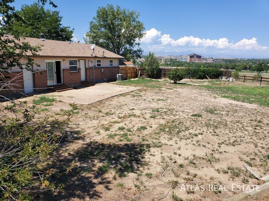 Building Photo - 10290 Benton St