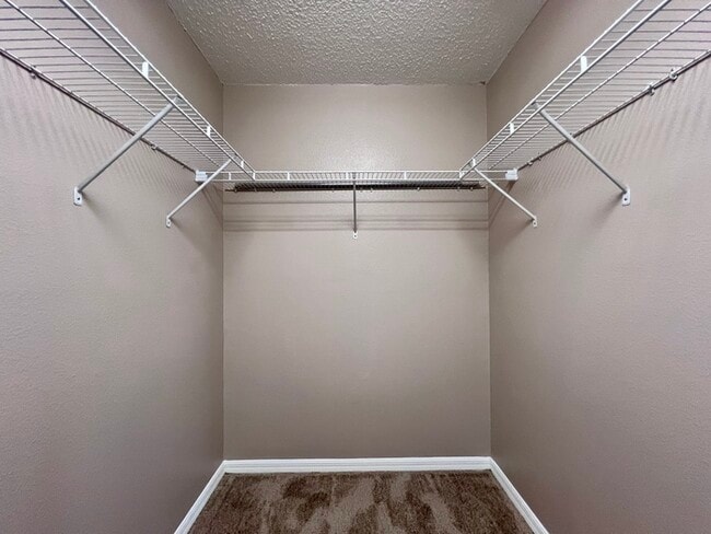Building Photo - Waterford Chase-Osprey Ridge Community 3 B...