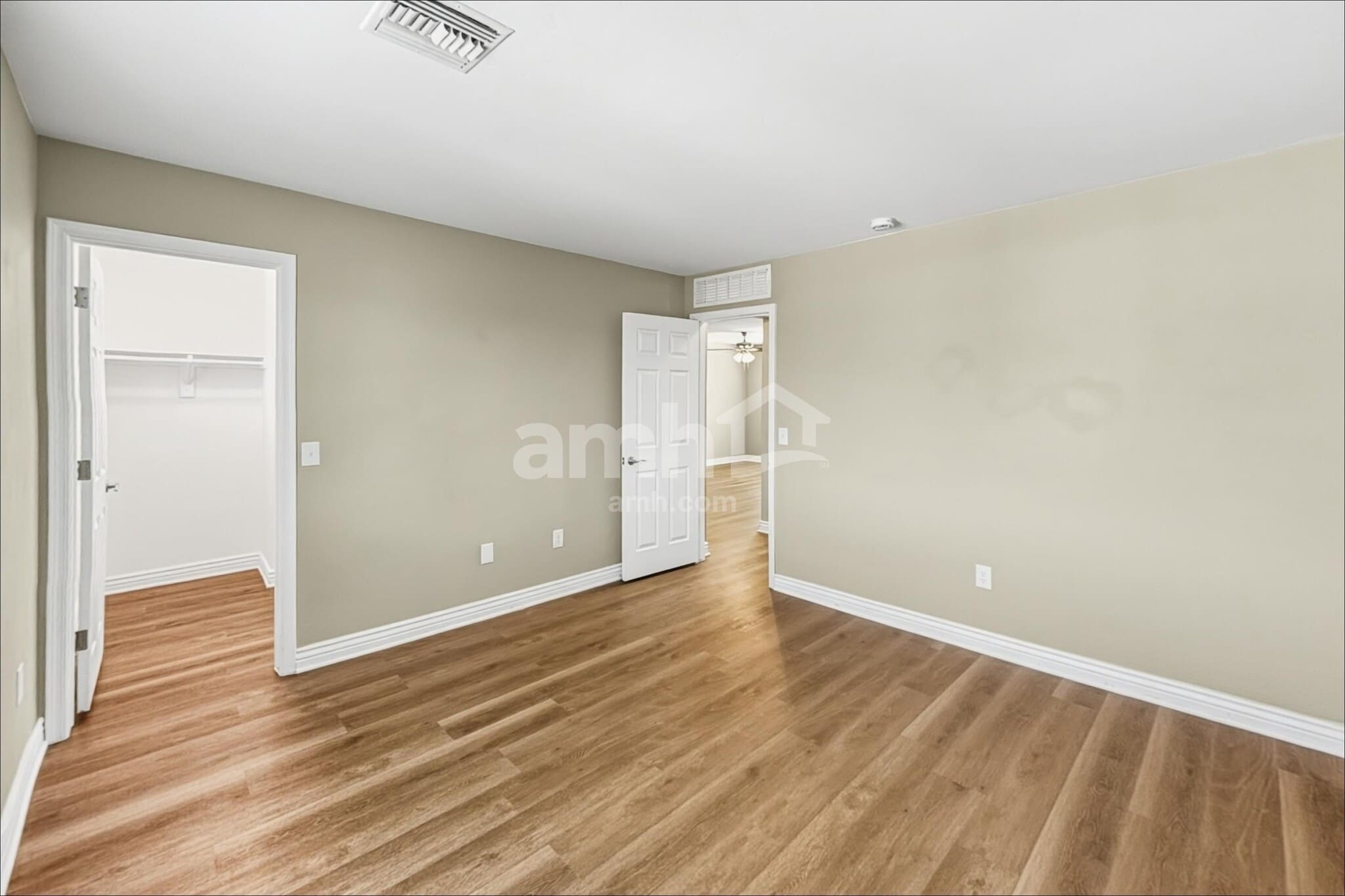 Building Photo - 8933 N Country Cove Tr