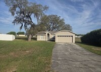 Building Photo - 3/2 on Large Lot Available Now