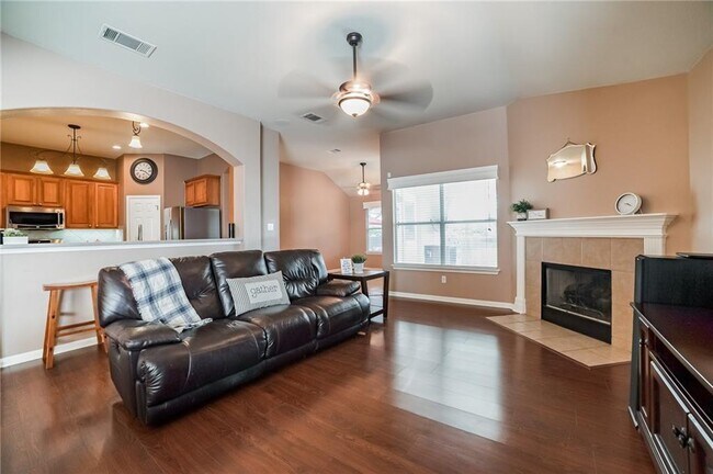 Building Photo - 1203 Calistoga Dr