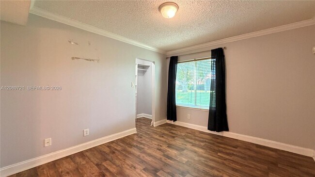 Building Photo - 10610 SW 158th Ct