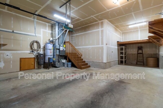 Building Photo - 9309 NE 30th Ave