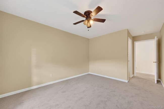 Building Photo - 5 Clearwater Ct