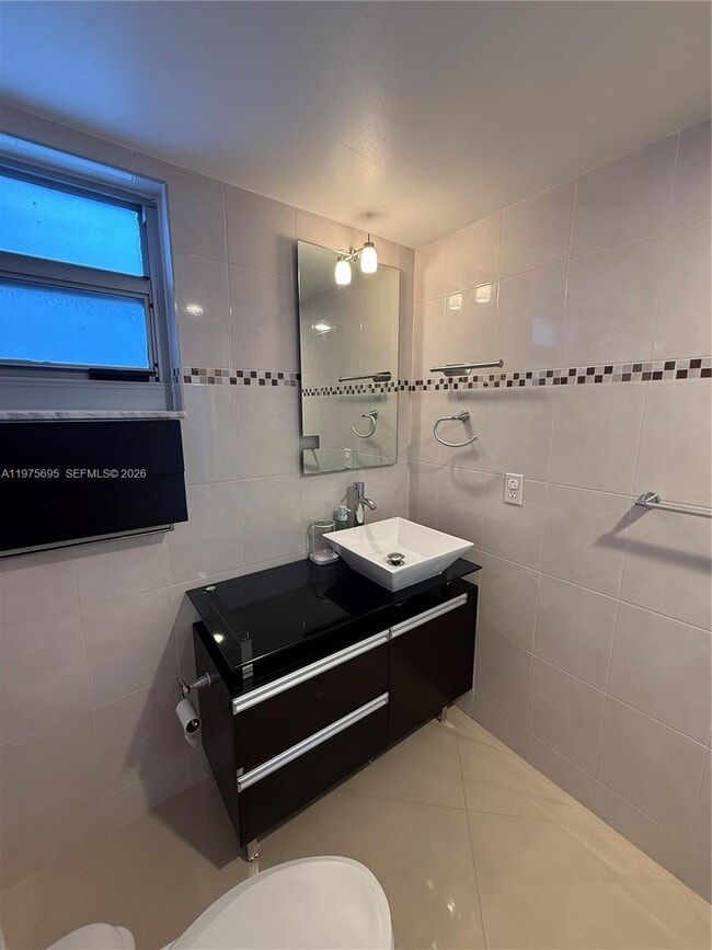 Building Photo - 2101 S Ocean Dr