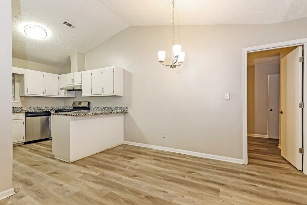 Building Photo - 9185 Sunset Dr