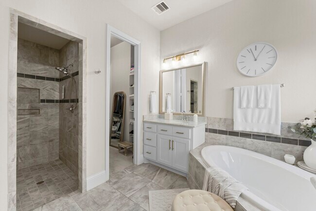 Building Photo - 72 Twin Ponds Pl