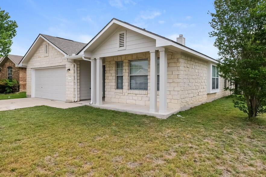 Building Photo - 200 N Crossing Trail