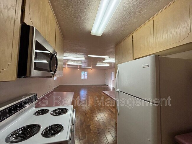 Building Photo - 75 E 800 S