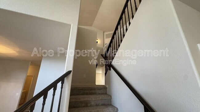 Building Photo - 491 W Ebony Way