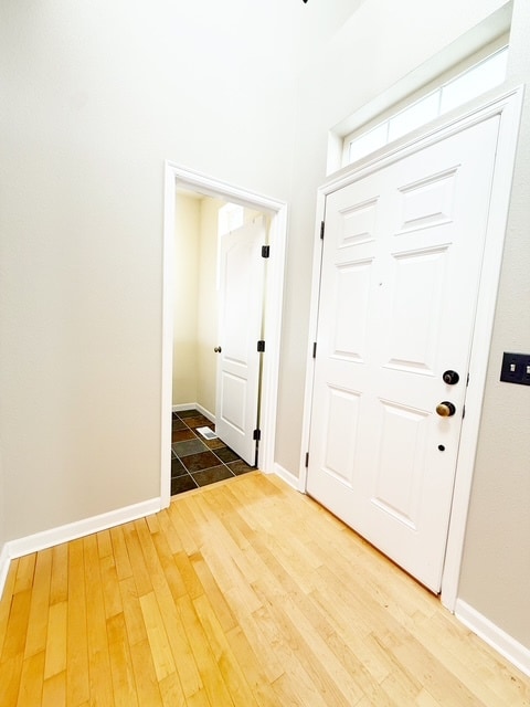 Building Photo - 32 NE Sunset St