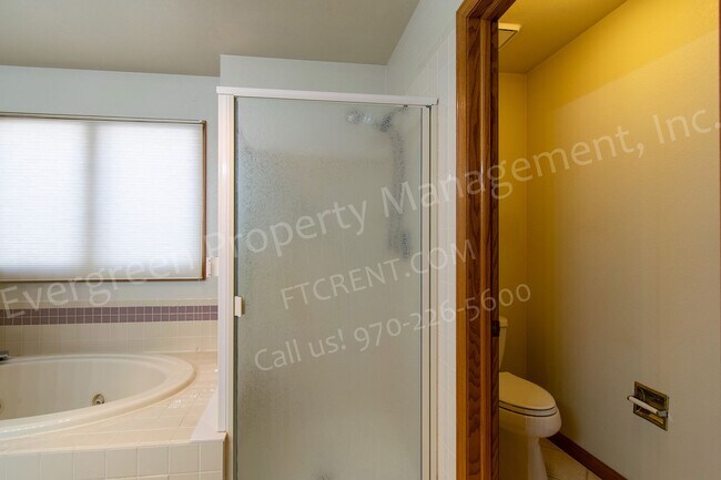 Building Photo - 1223 Red Oak Ct