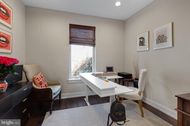 Building Photo - 2707 W Stiles St