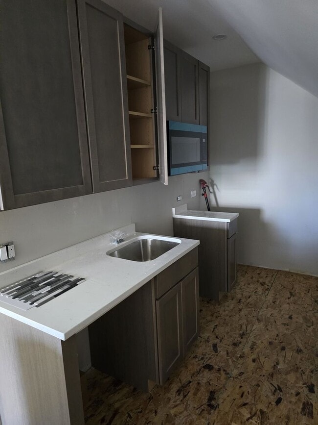 Building Photo - BE THE FIRST PERSON TO SIT ON THE TOILET! BRAND NEW 1BED/1BATH IN LOGAN SQUARE/BUCKTOWN